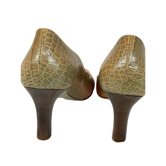 Michelle D Navy Heel Size 8 M - Picture 4 of 5